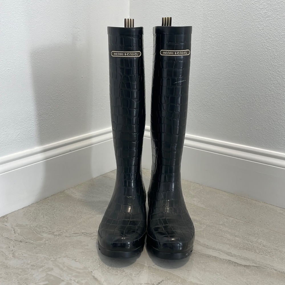 Henri Bendel Black Rainboots